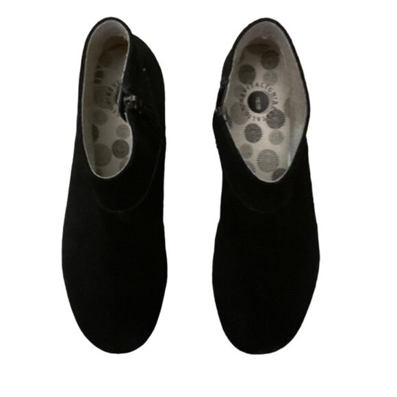 REVITALIGN | Black Low Heel Zipper Booties | Size 8 - Picture 4 of 13